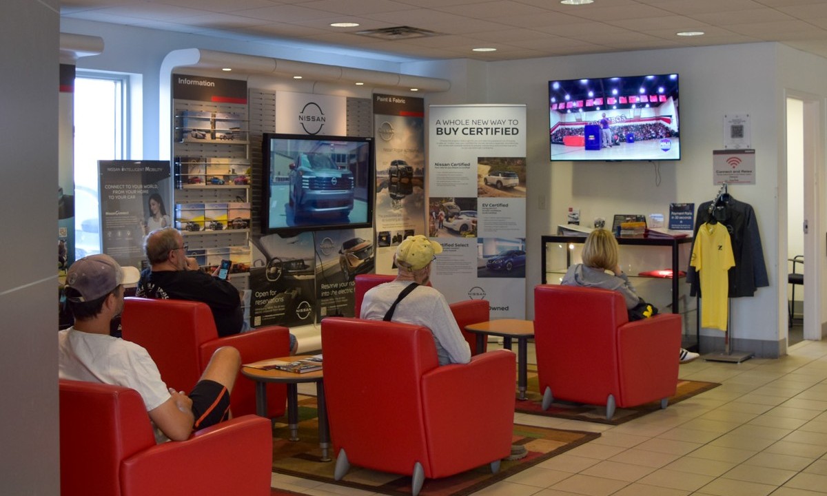 Guests in Lobby GL Nissan